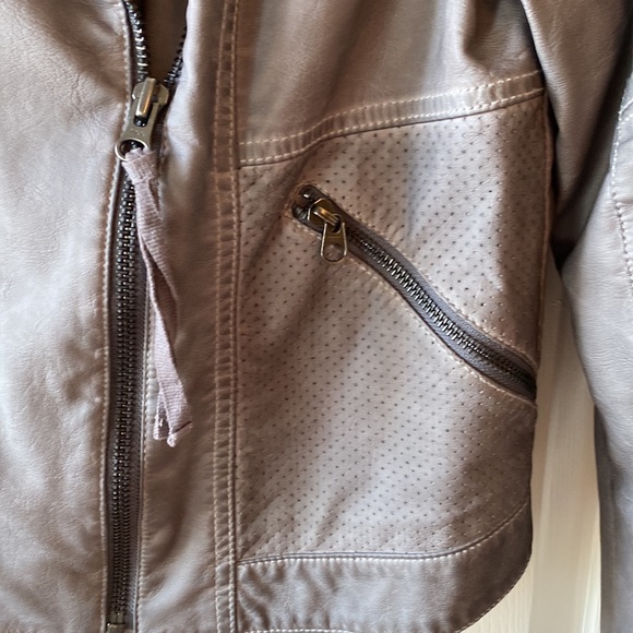 Anthroplogie faux leather jacket - Picture 3 of 7